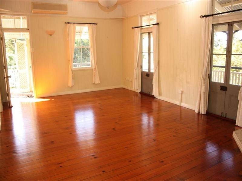 35 Cunningham Street, Taringa QLD 4068