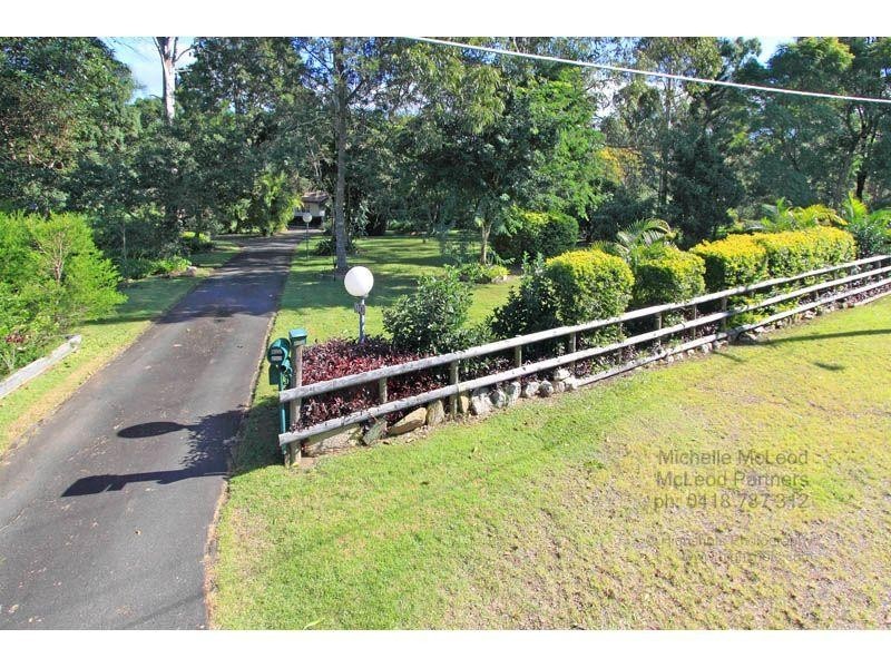 90 Tristania Road, Chapel Hill QLD 4069