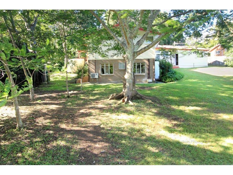 90 Tristania Road, Chapel Hill QLD 4069