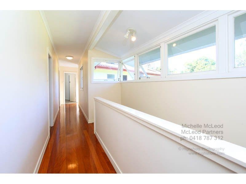 90 Tristania Road, Chapel Hill QLD 4069