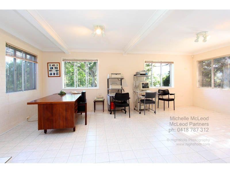 90 Tristania Road, Chapel Hill QLD 4069