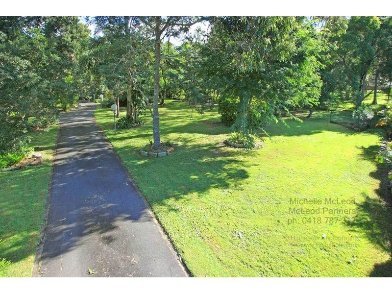 90 Tristania Road, Chapel Hill QLD 4069