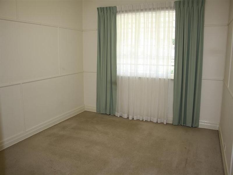 66 Broomfield Street, Taringa QLD 4068
