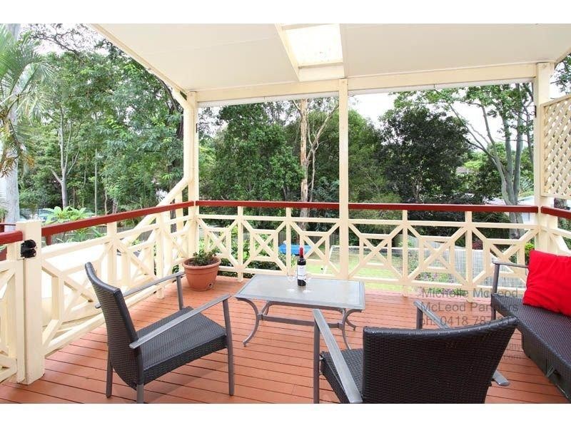 38 Henry Street, Chapel Hill QLD 4069