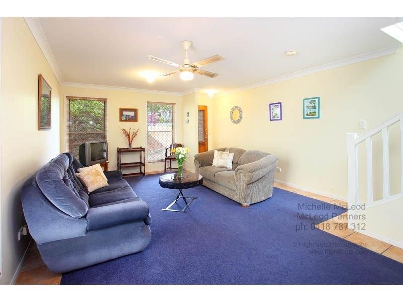 38 Henry Street, Chapel Hill QLD 4069