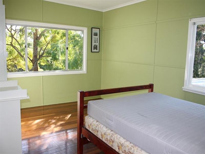 176 Hawken Drive, St Lucia QLD 4067