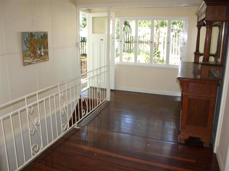 176 Hawken Drive, St Lucia QLD 4067