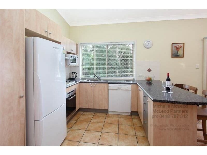 38 Henry Street, Chapel Hill QLD 4069