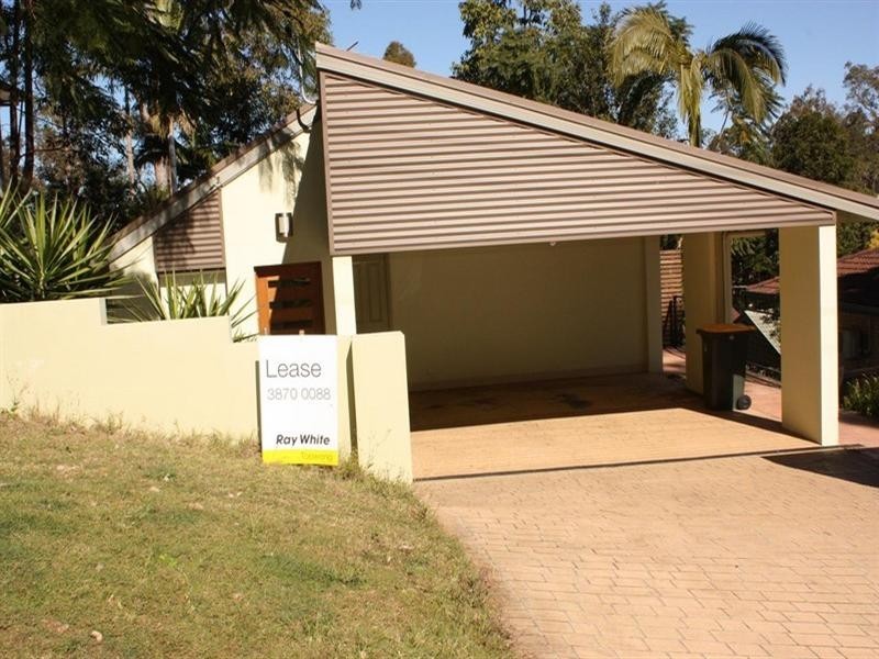 6 Robyn Street, Chapel Hill QLD 4069