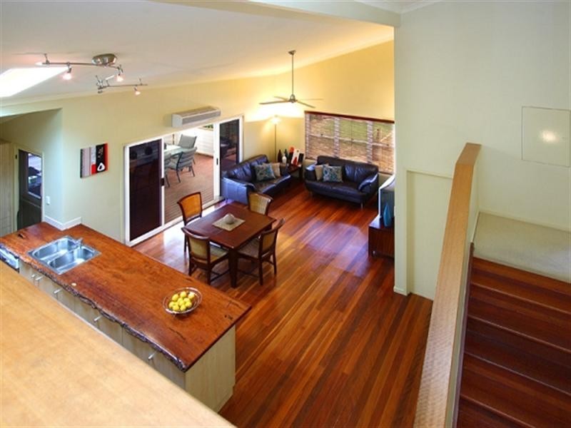 8 Evergreen Close, Kenmore QLD 4069