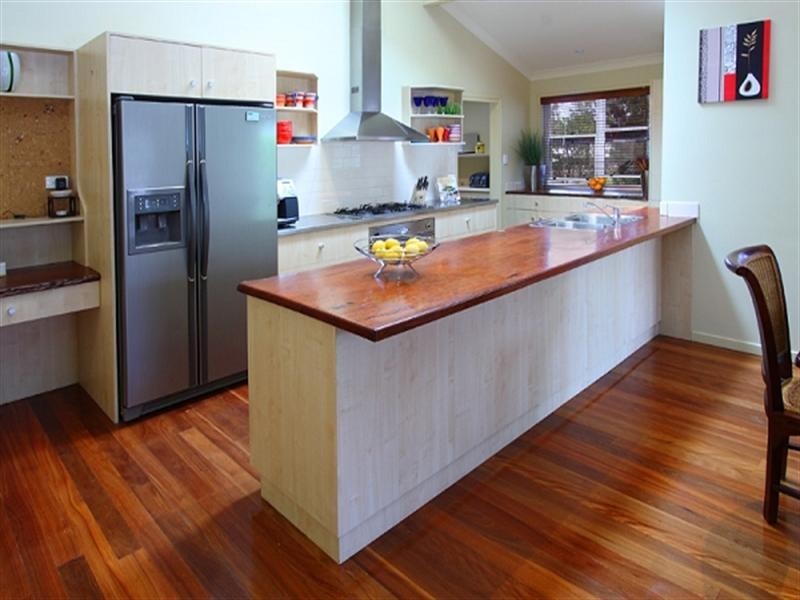 8 Evergreen Close, Kenmore QLD 4069