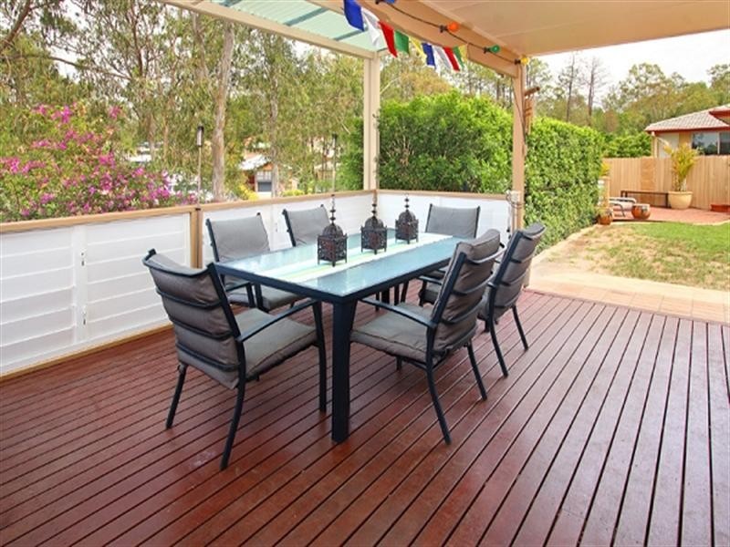 8 Evergreen Close, Kenmore QLD 4069