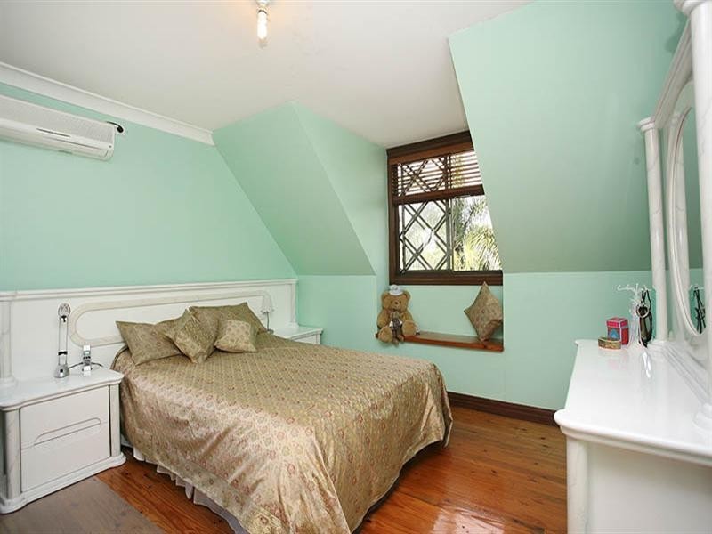 13 Orchard Street, Toowong QLD 4066