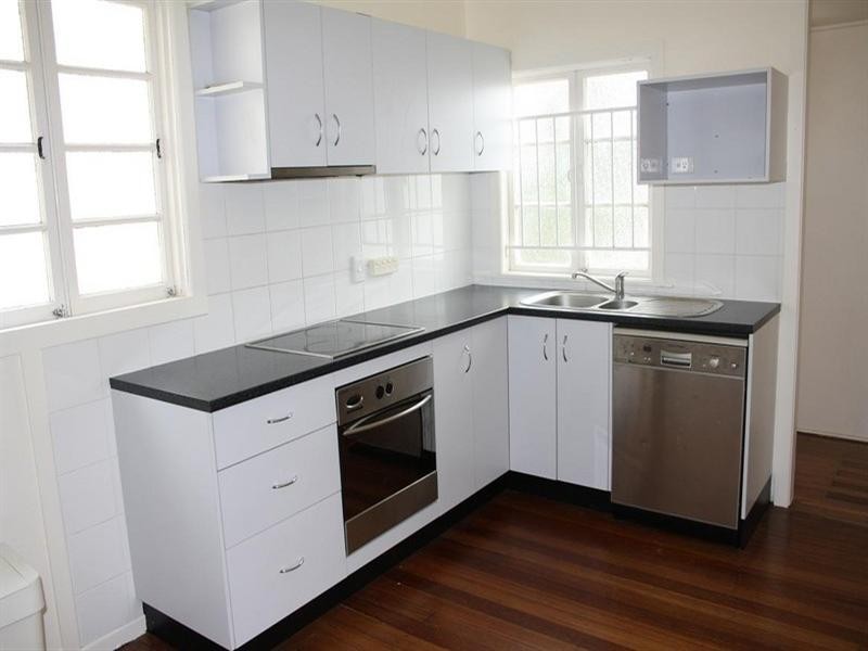 27 Saunders Street, Indooroopilly QLD 4068