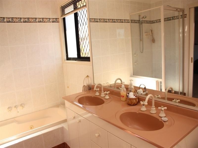 29 Kensington Circuit, Brookfield QLD 4069