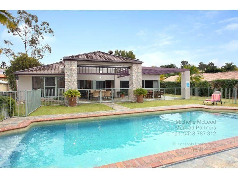 18 Chadston Close, Kenmore Hills QLD 4069