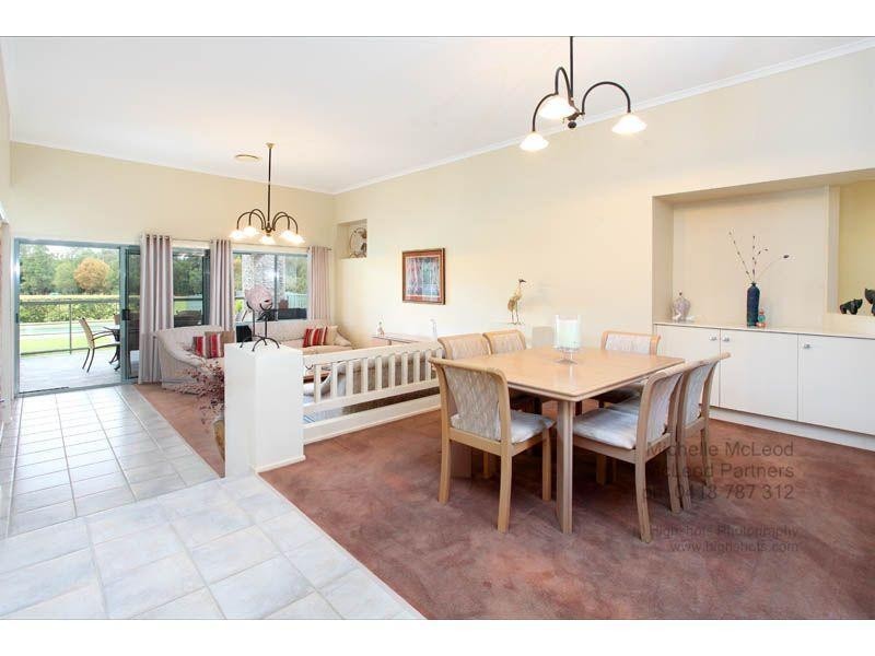 18 Chadston Close, Kenmore Hills QLD 4069