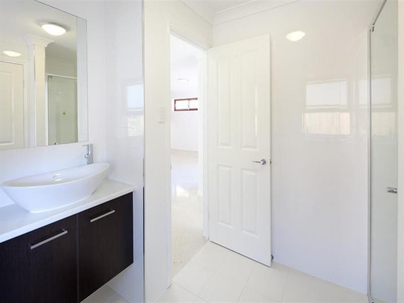 73 Rainworth Road, Bardon QLD 4065