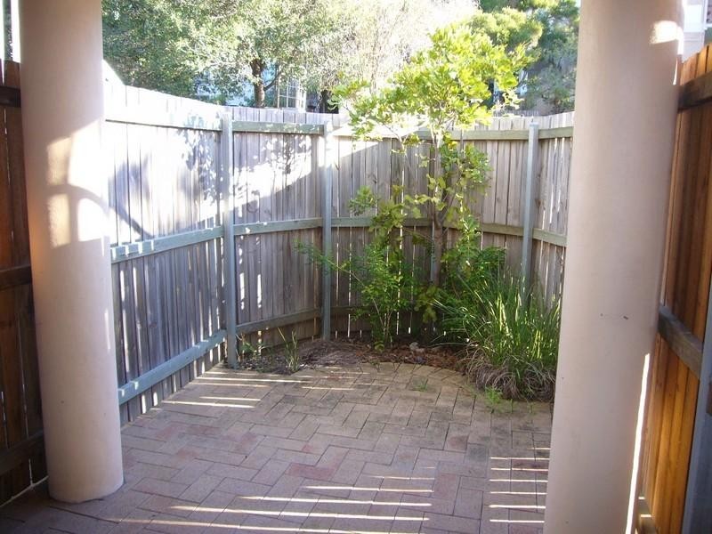 1/23 Lima Street, Auchenflower QLD 4066