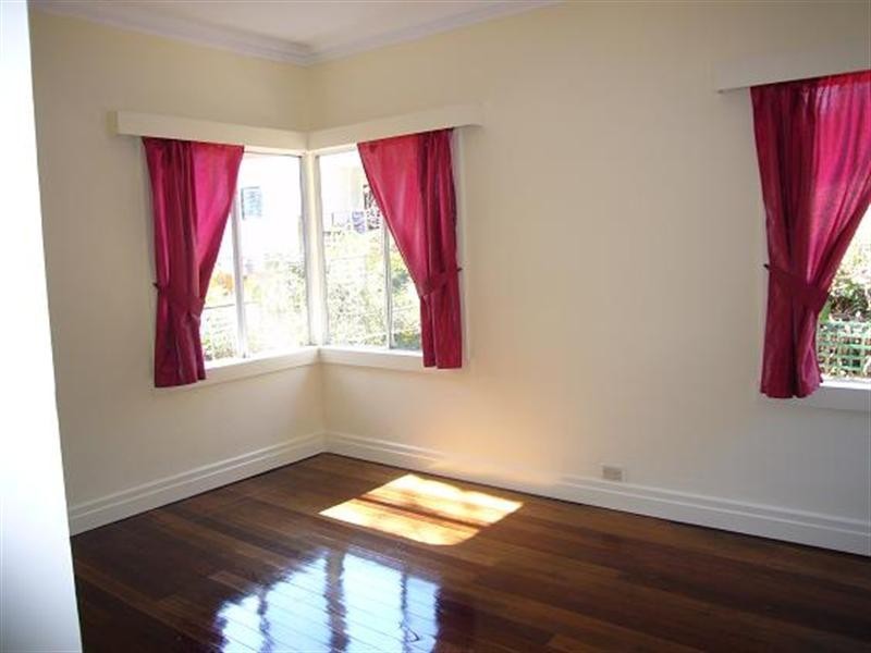 88 Orchard Terrace, St Lucia QLD 4067