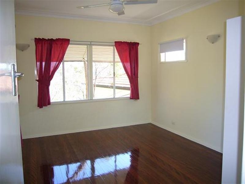 88 Orchard Terrace, St Lucia QLD 4067