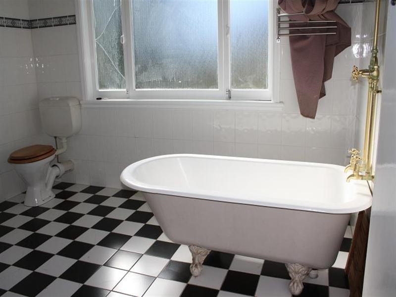 176 Hawken Drive, St Lucia QLD 4067