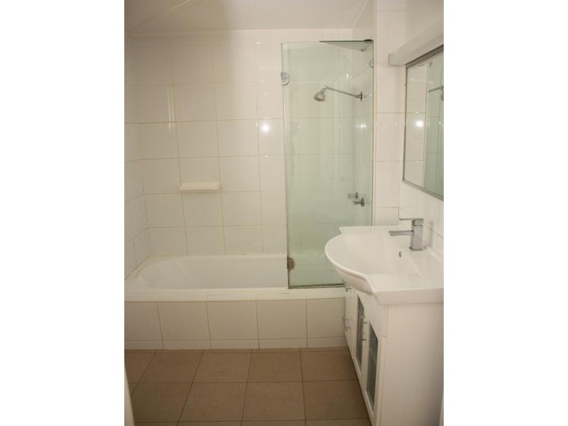 243 Sir Fred Schonell Drive, St Lucia QLD 4067