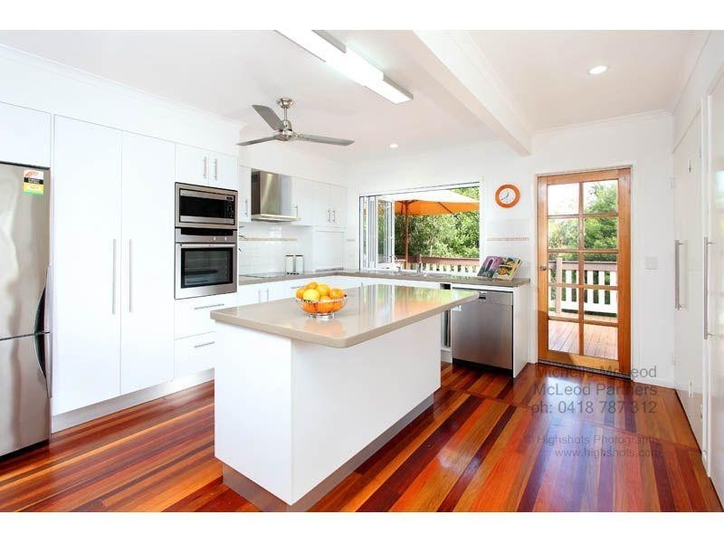 128 Burbong Street, Chapel Hill QLD 4069