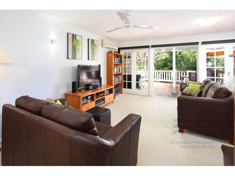 128 Burbong Street, Chapel Hill QLD 4069