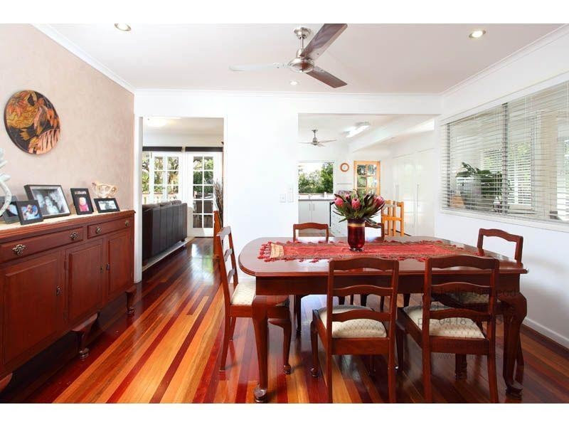 128 Burbong Street, Chapel Hill QLD 4069