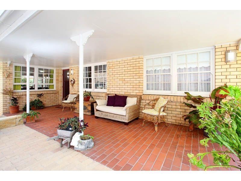 128 Burbong Street, Chapel Hill QLD 4069