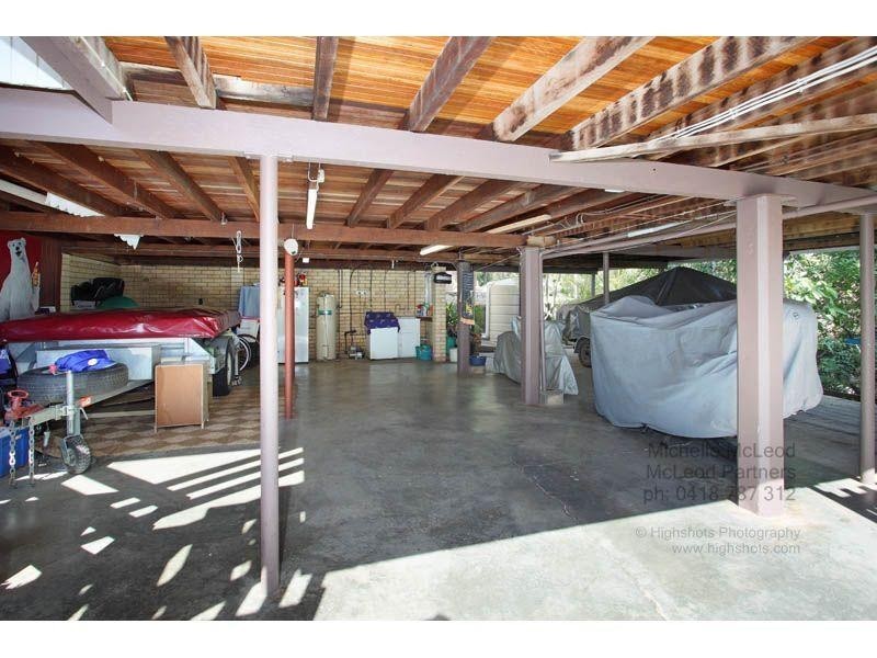 128 Burbong Street, Chapel Hill QLD 4069