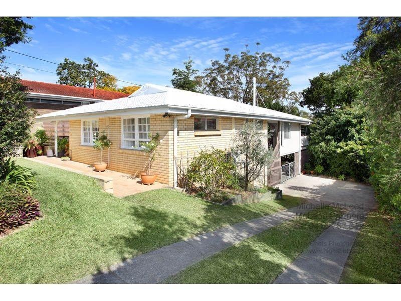 128 Burbong Street, Chapel Hill QLD 4069