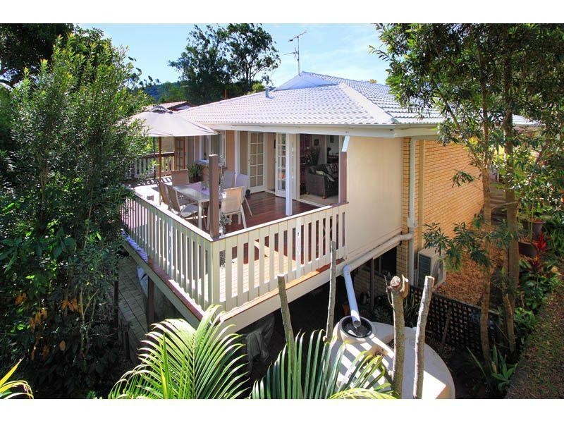 128 Burbong Street, Chapel Hill QLD 4069