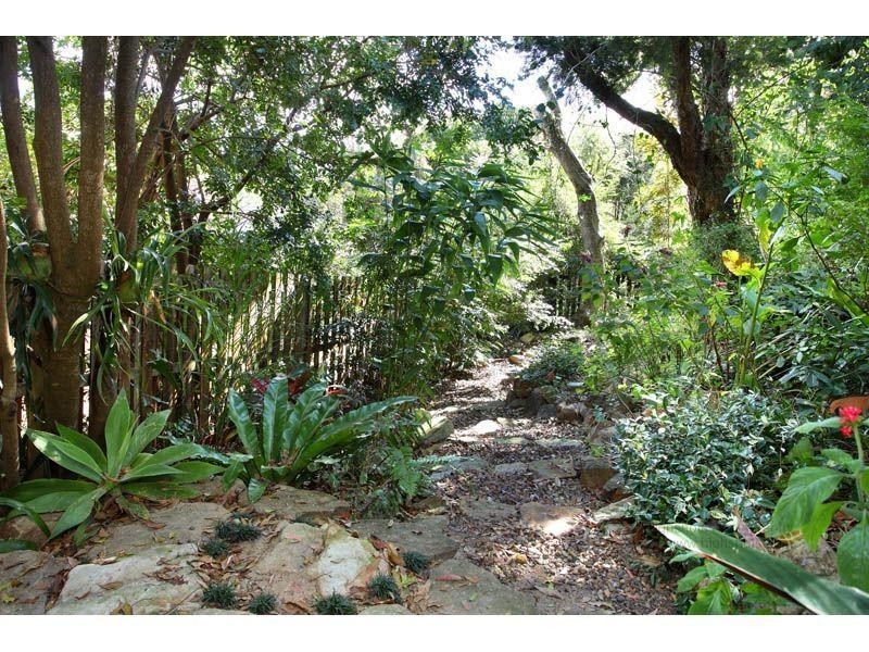 128 Burbong Street, Chapel Hill QLD 4069