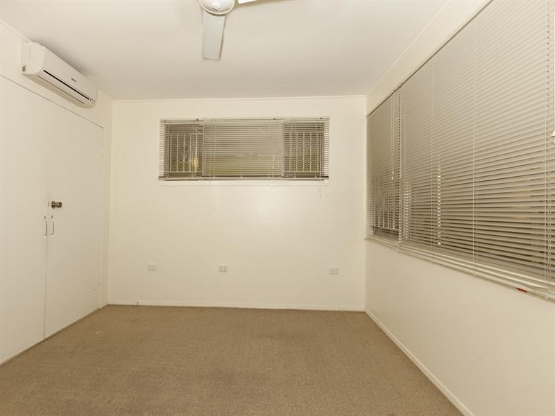 2 Whitian Street, Chapel Hill QLD 4069