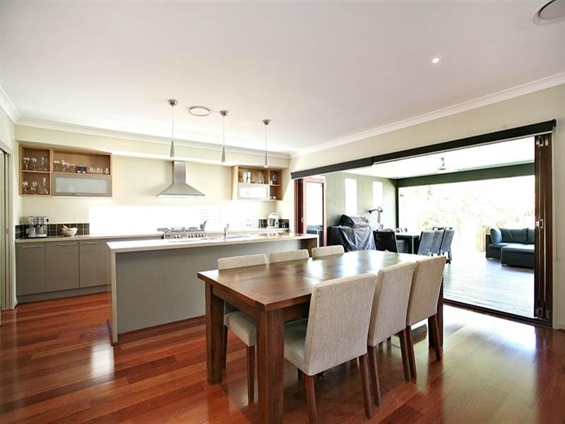 14 Ootana Street, Chapel Hill QLD 4069