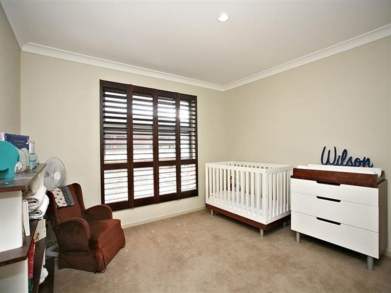 14 Ootana Street, Chapel Hill QLD 4069