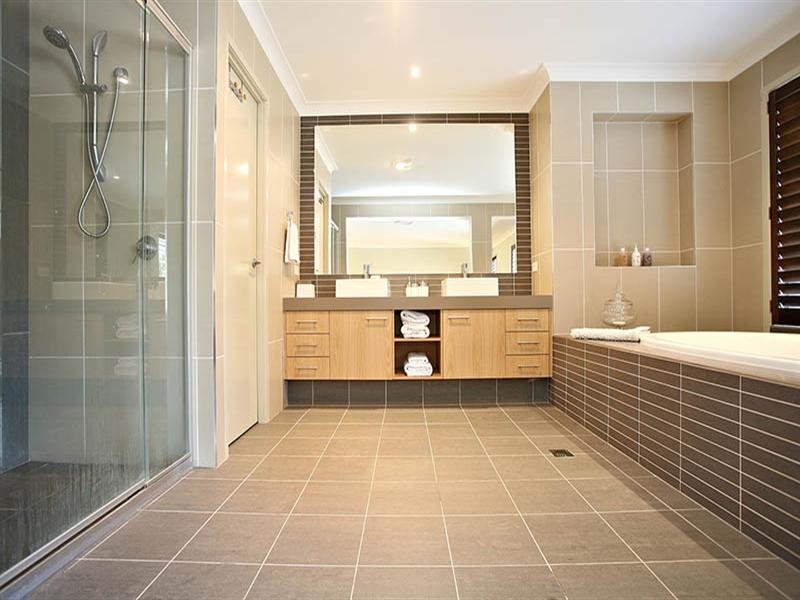 14 Ootana Street, Chapel Hill QLD 4069