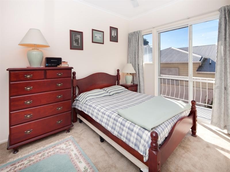 1/104 Carmody Road, St Lucia QLD 4067