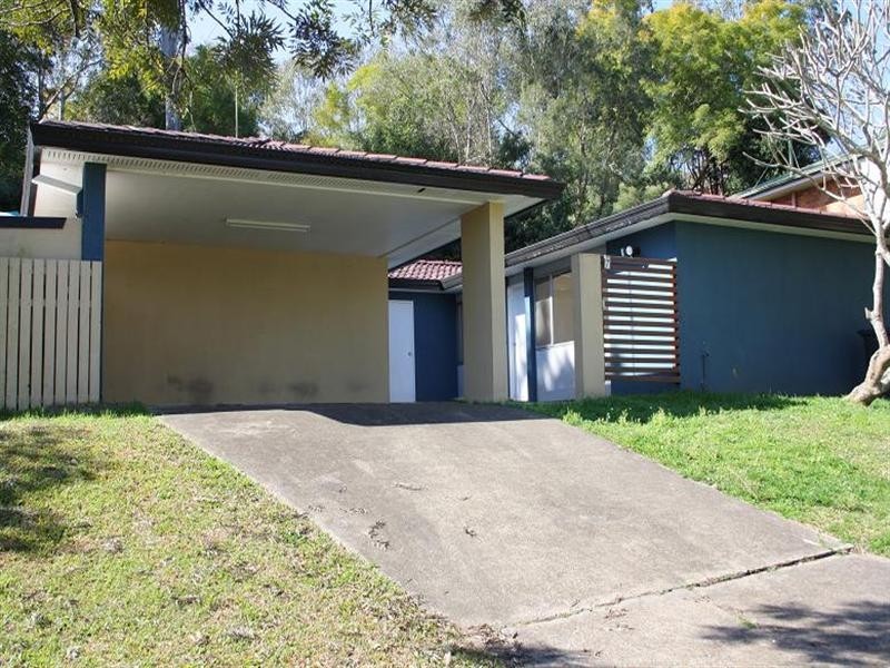 7 Lanark Street, Kenmore QLD 4069