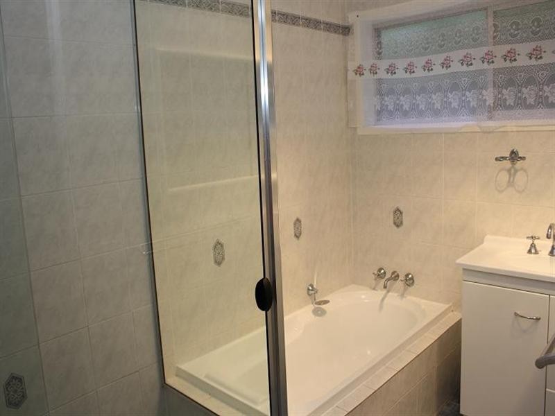 7 Lanark Street, Kenmore QLD 4069