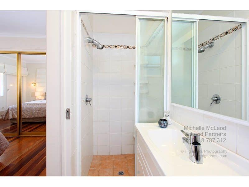 20 Fairweather Street, Kenmore QLD 4069