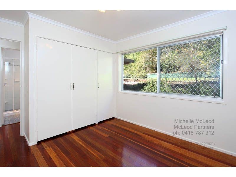 20 Fairweather Street, Kenmore QLD 4069