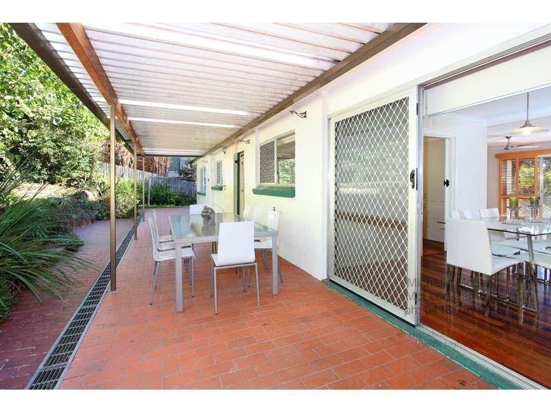 20 Fairweather Street, Kenmore QLD 4069