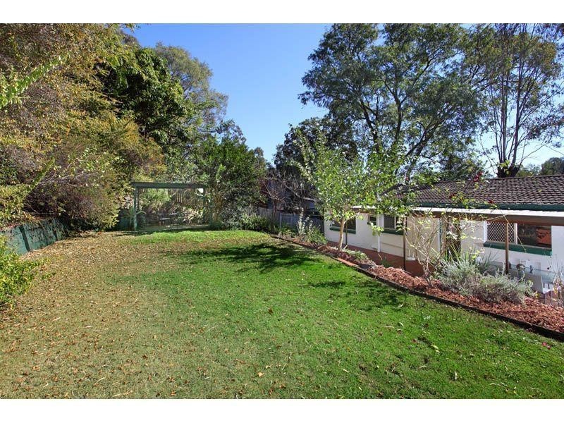 20 Fairweather Street, Kenmore QLD 4069
