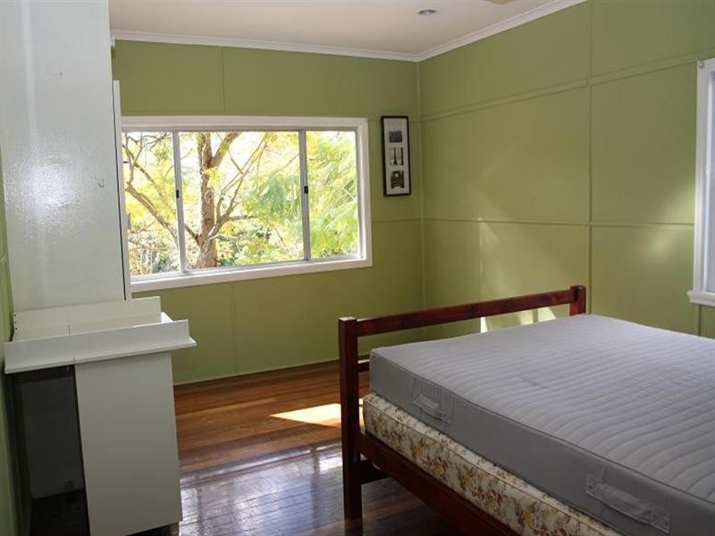 176 Hawken Drive, St Lucia QLD 4067