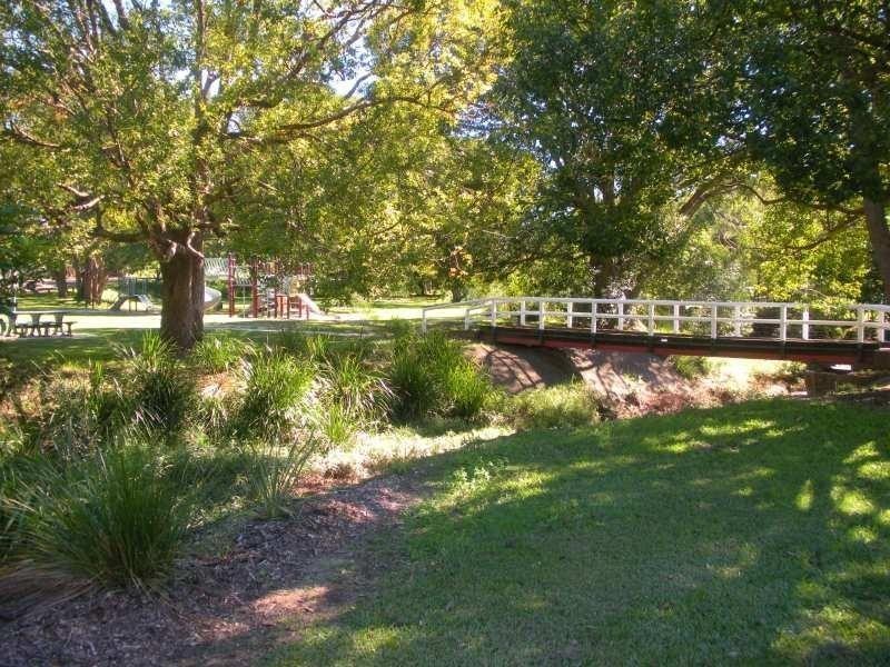 50 Henry Street, Chapel Hill QLD 4069