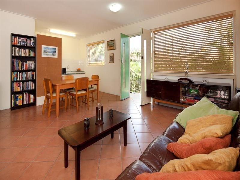 8/66 Merthyr Road, New Farm QLD 4005