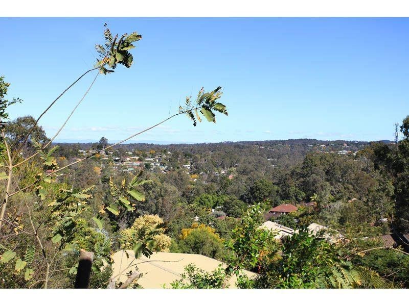 58 Bielby Road, Chapel Hill QLD 4069